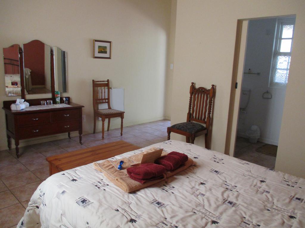 Van Rhyn Guest House Vanrhynsdorp Exterior foto