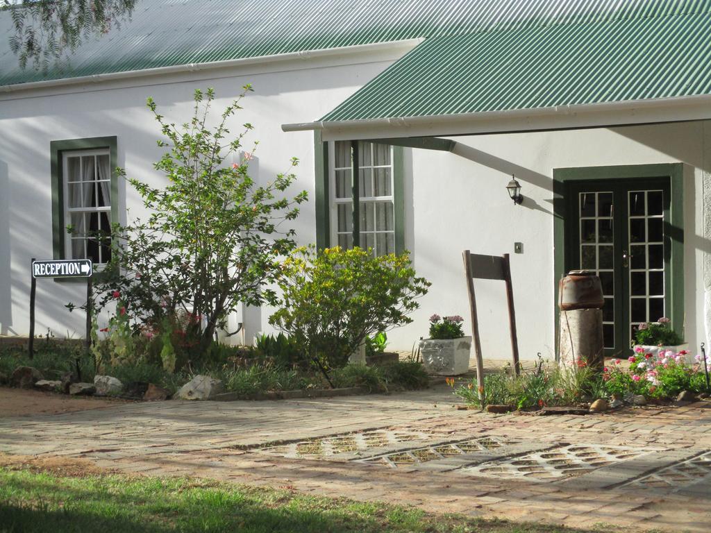 Van Rhyn Guest House Vanrhynsdorp Exterior foto